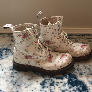 Floral Dr Martens
